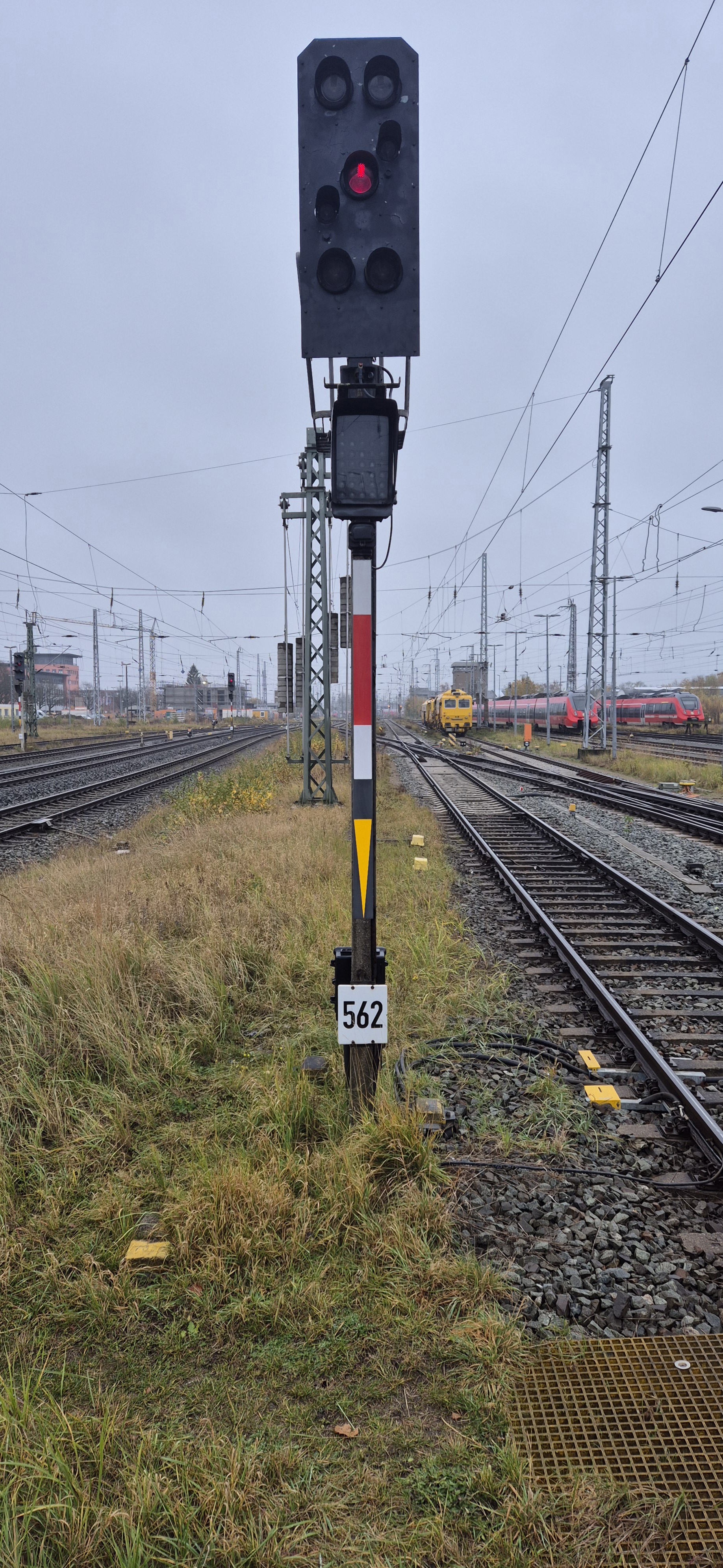 Gleis 4 in Rostock Hauptbahnhof. Blickrichtung nach Dahlwitzhof